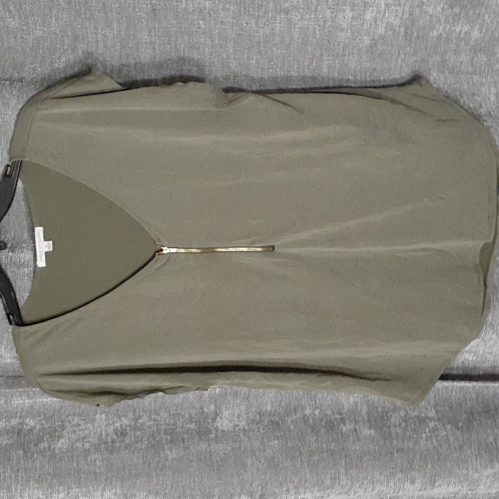 Green Envelope olive V neck tee